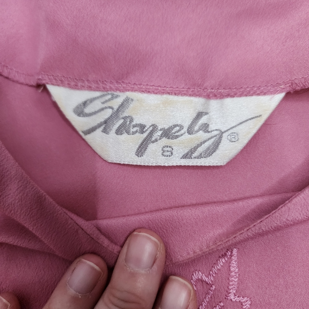 Shapely Vintage Pink Long Sleeve Top w Floral Embroidery - Picture 6 of 9